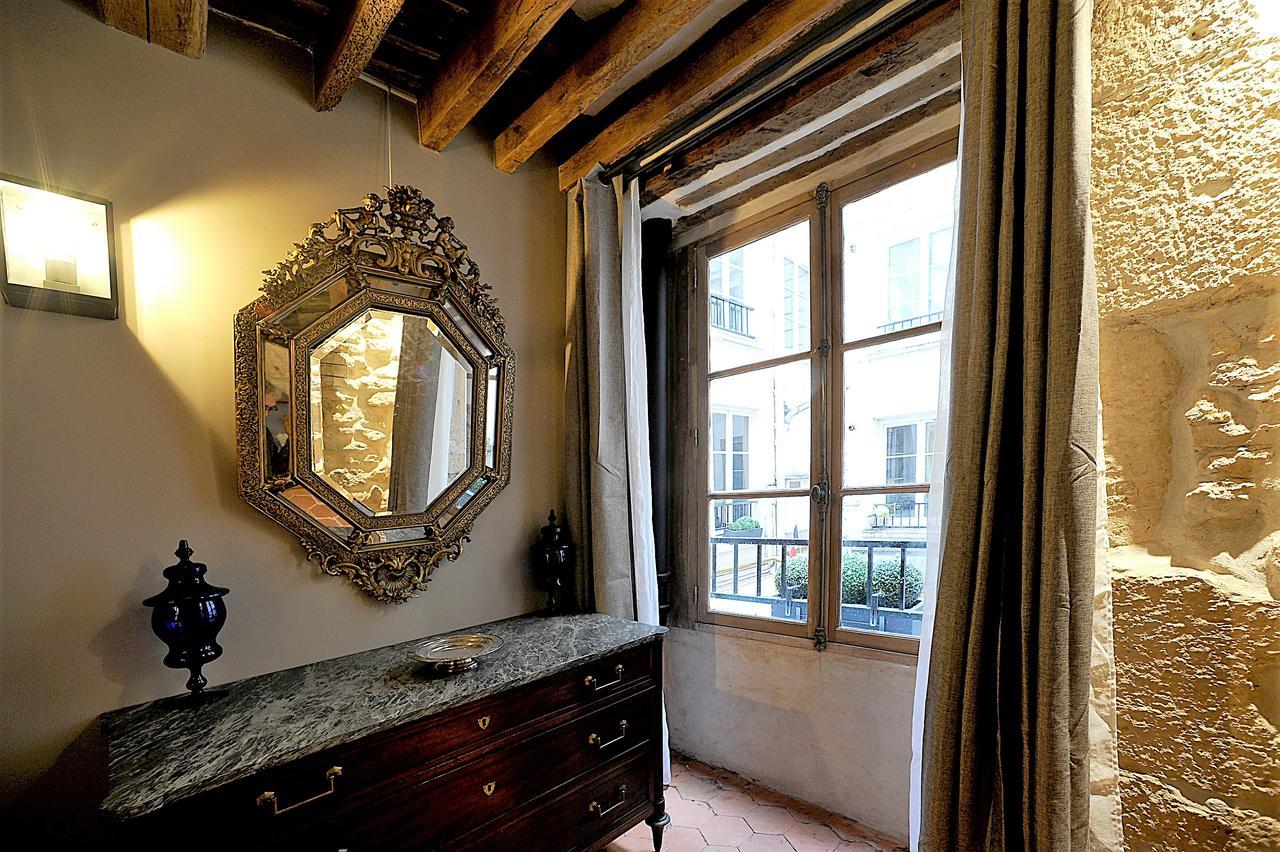 Beautiful Apartment In Historical Marais Paris Exterior photo