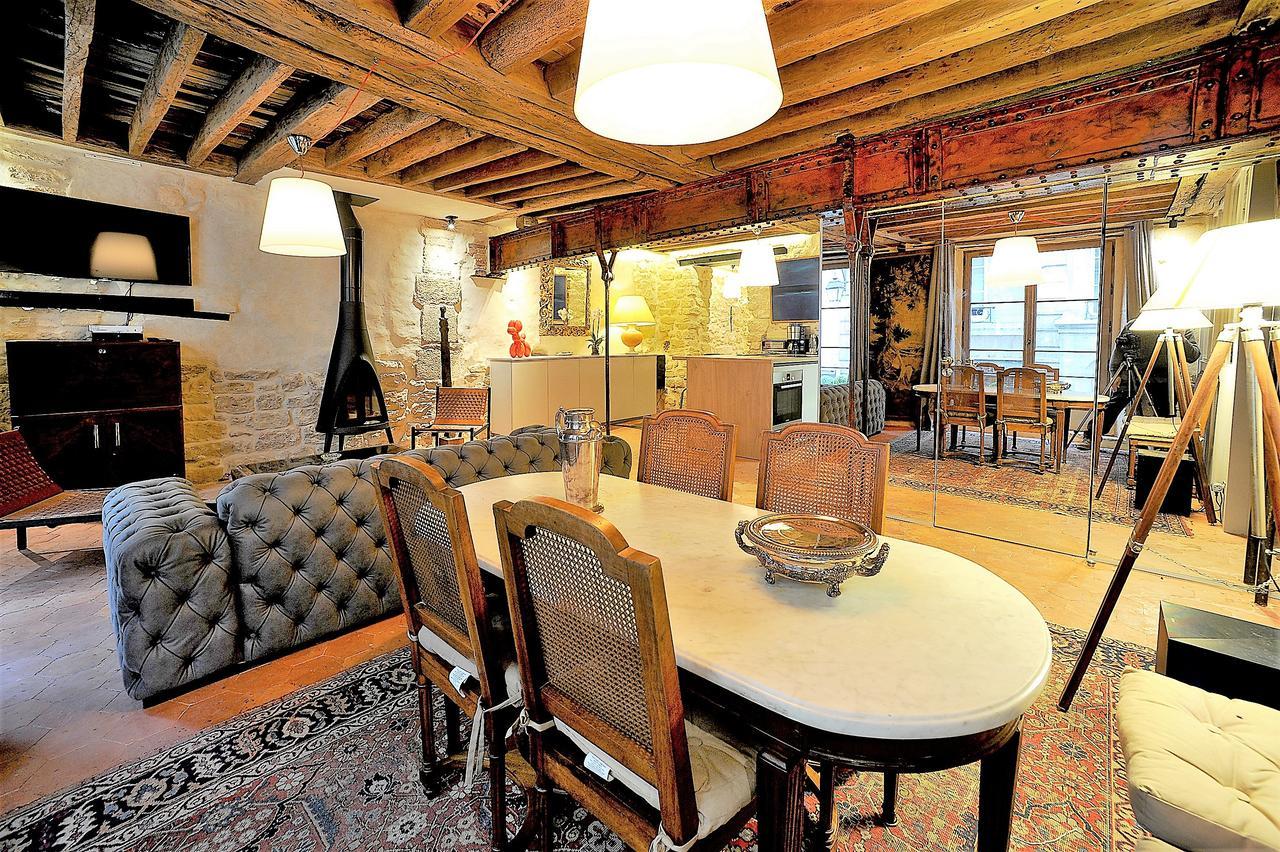 Beautiful Apartment In Historical Marais Paris Exterior photo